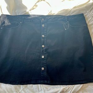 Old Navy high rise secret slim pockets black denim button front skirt